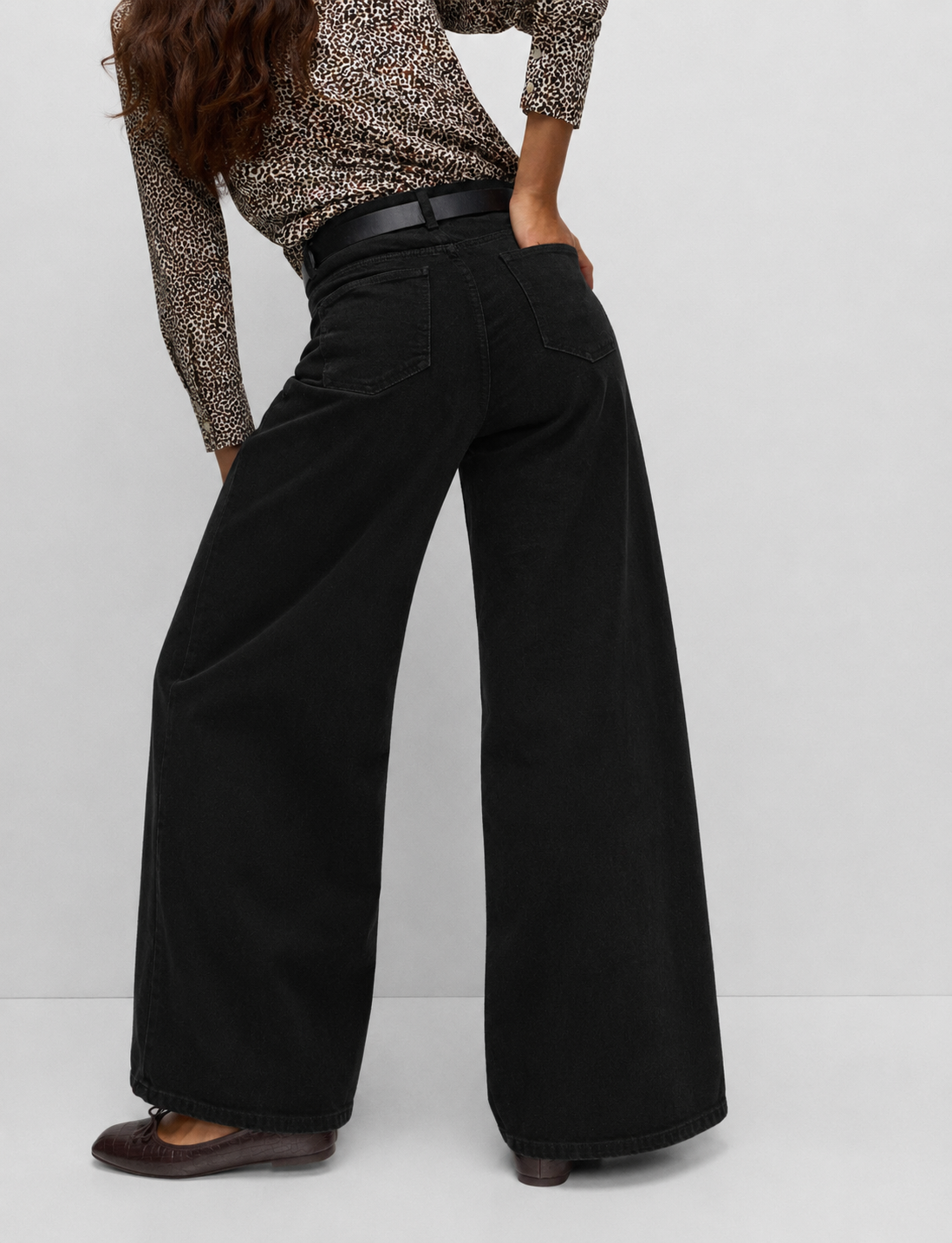 Norzay Wide-Leg Jeans - Pure Black